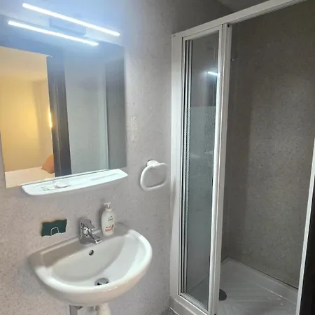 Les Poiriers - 4 Type Avec Salle De Bain Privative Vittel
